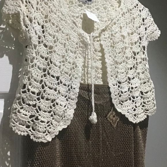 Brand new knitwear never worn cream shrug. - Picture 9 of 9